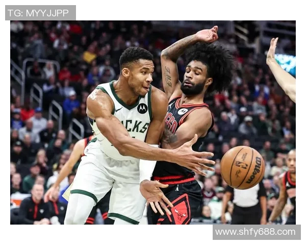 公牛与雄鹿季后赛第四场激战回顾双方明星球员表现与战术分析