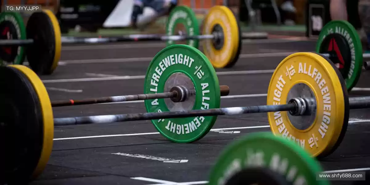 把热爱穿在身上！👕 限量周边，让你的支持永不褪色！